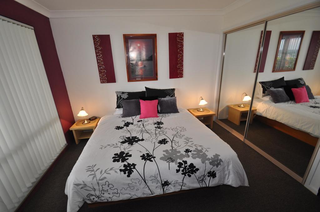 Beachfront Apartments Narooma Habitación foto