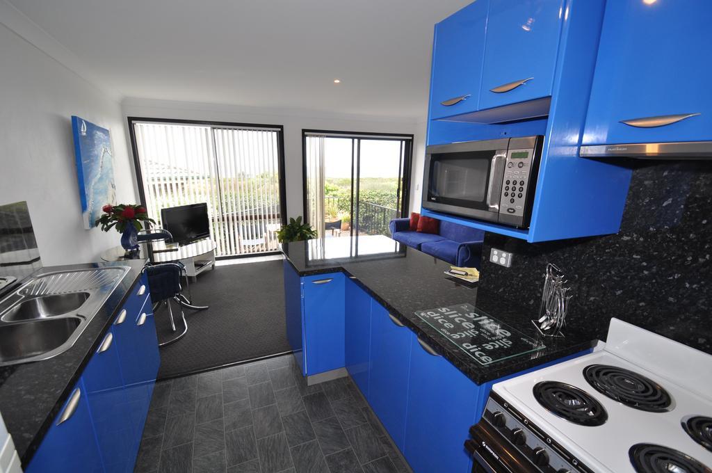 Beachfront Apartments Narooma Habitación foto